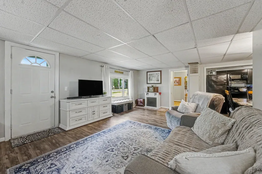 1261 Van Portfliet Drive NW Walker City MI 49534