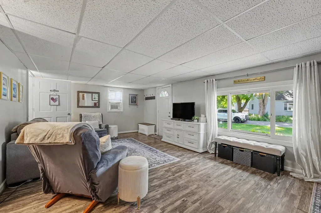 1261 Van Portfliet Drive NW Walker City MI 49534