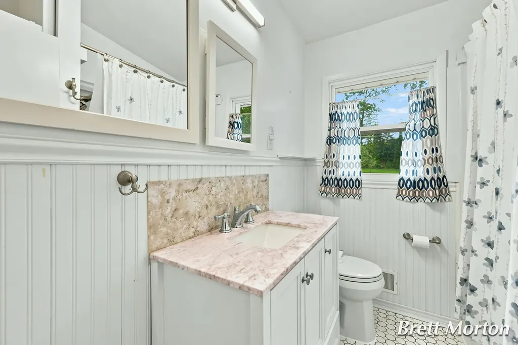 2304 Tecumseh River Road Lansing City MI 48906