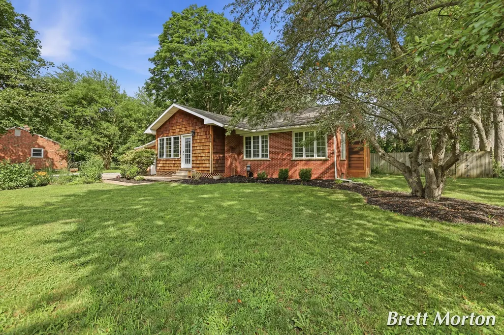 2304 Tecumseh River Road Lansing City MI 48906