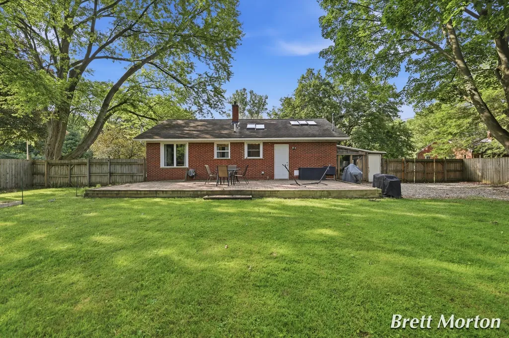 2304 Tecumseh River Road Lansing City MI 48906