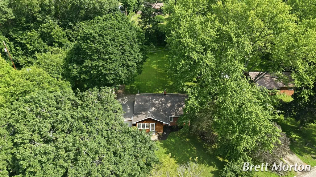 2304 Tecumseh River Road Lansing City MI 48906