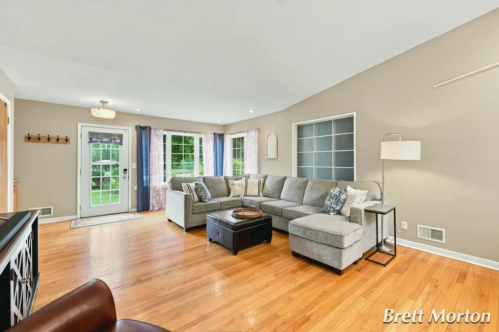 2304 Tecumseh River Road Lansing City MI 48906