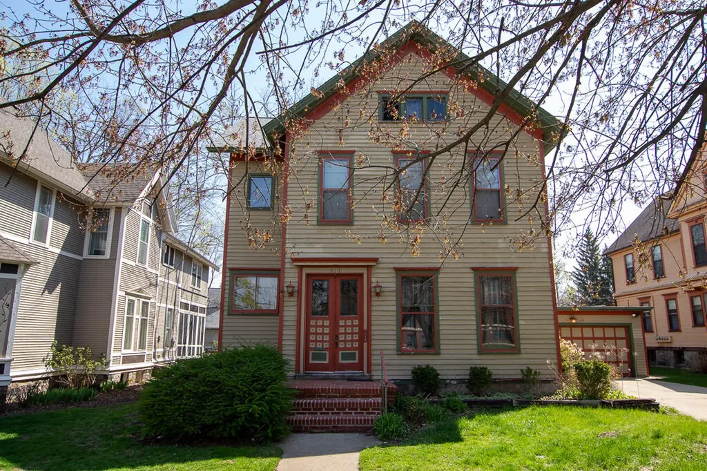 130 College Avenue NE Grand Rapids City MI 49503