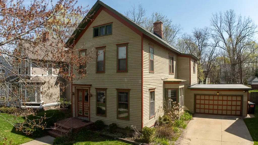130 College Avenue NE Grand Rapids City MI 49503