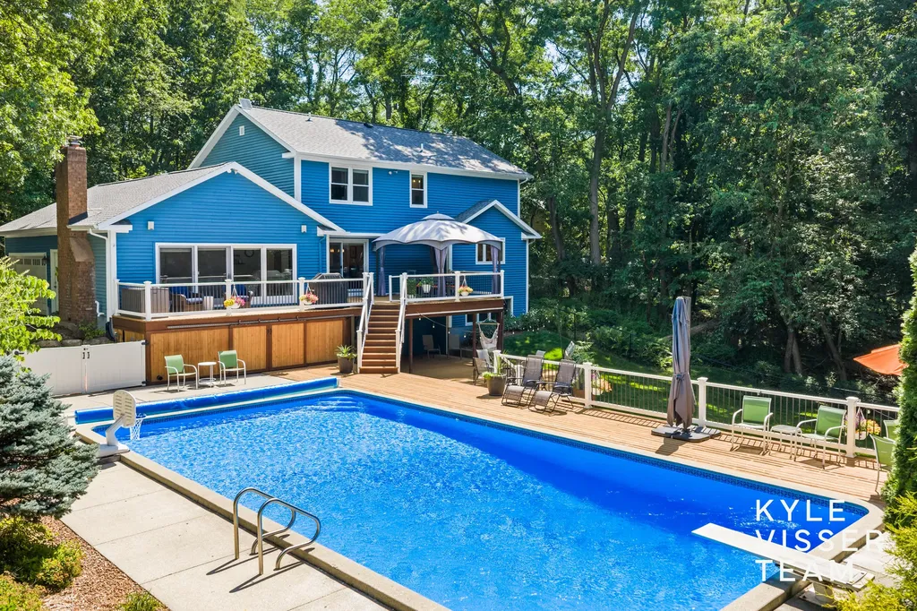 6728 Gleneagles Drive SE Cascade Charter Township MI 49546