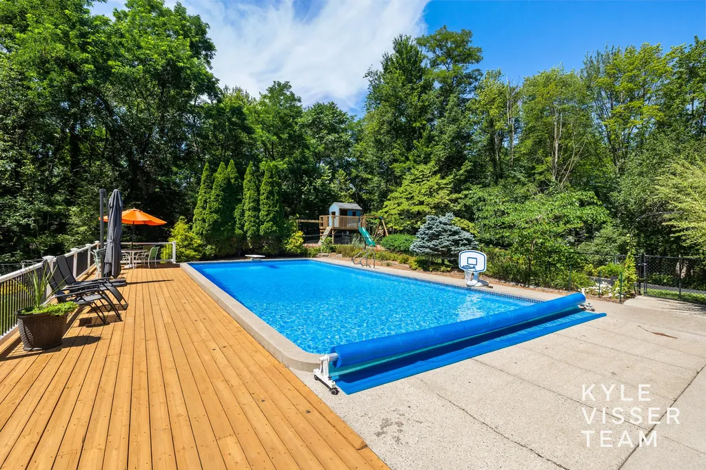 6728 Gleneagles Drive SE Cascade Charter Township MI 49546