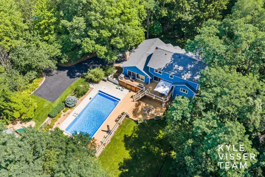 6728 Gleneagles Drive SE Cascade Charter Township MI 49546