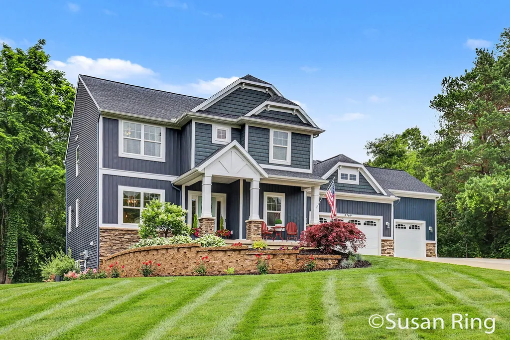 3769 Walnut Springs Drive NE Grand Rapids Charter Township MI 49525