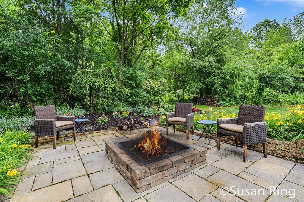 3769 Walnut Springs Drive NE Grand Rapids Charter Township MI 49525