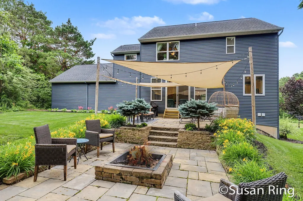 3769 Walnut Springs Drive NE Grand Rapids Charter Township MI 49525