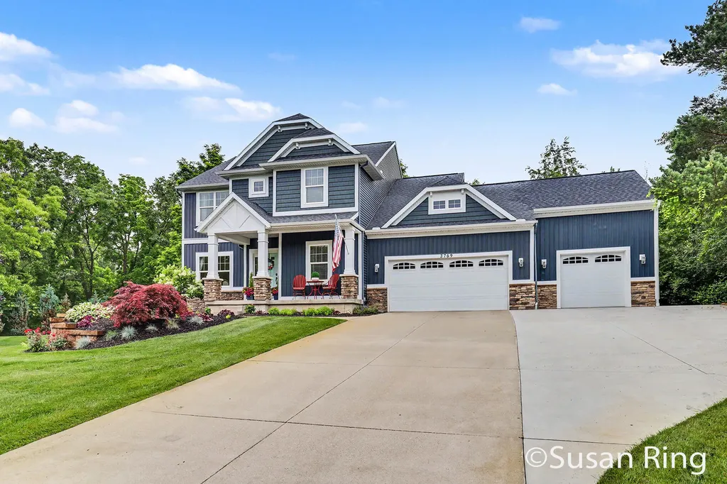 3769 Walnut Springs Drive NE Grand Rapids Charter Township MI 49525