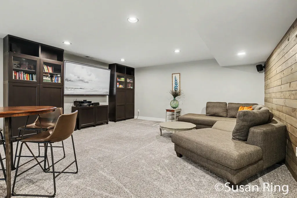 3769 Walnut Springs Drive NE Grand Rapids Charter Township MI 49525