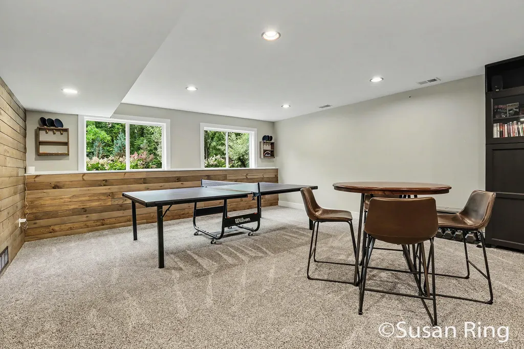 3769 Walnut Springs Drive NE Grand Rapids Charter Township MI 49525