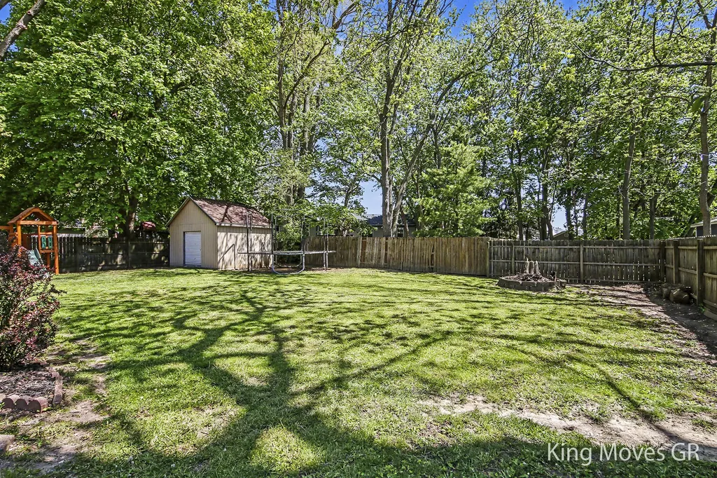 11108 56th Avenue Allendale Charter Township MI 49401