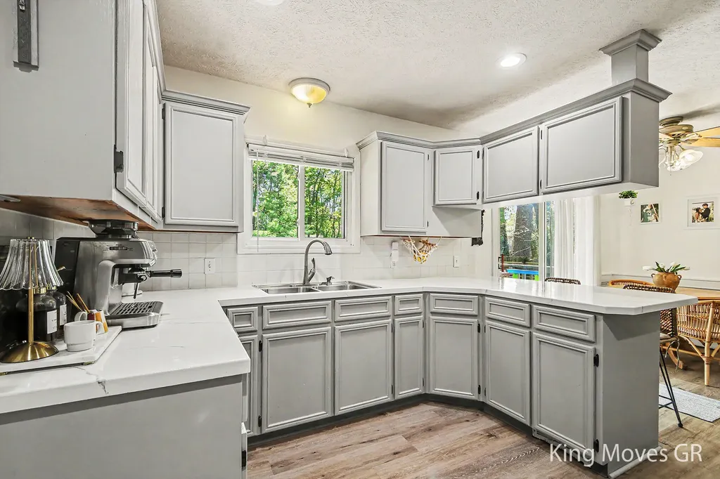 11108 56th Avenue Allendale Charter Township MI 49401