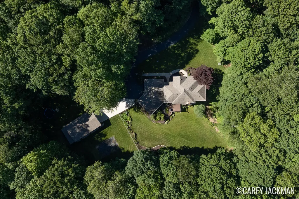 2111 Woodley Creek Court NW Alpine Township MI 49321