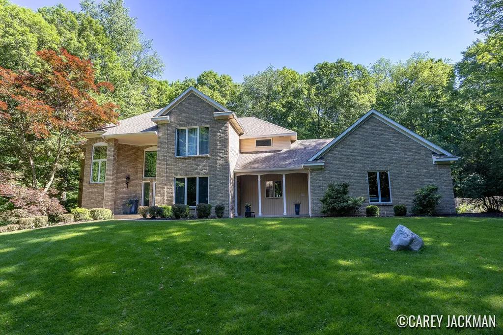 2111 Woodley Creek Court NW Alpine Township MI 49321