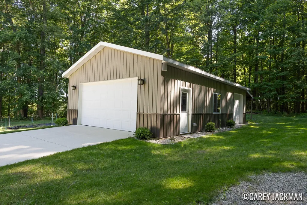 2111 Woodley Creek Court NW Alpine Township MI 49321