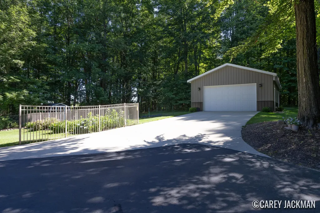 2111 Woodley Creek Court NW Alpine Township MI 49321