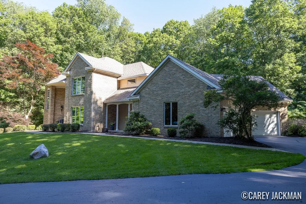 2111 Woodley Creek Court NW Alpine Township MI 49321