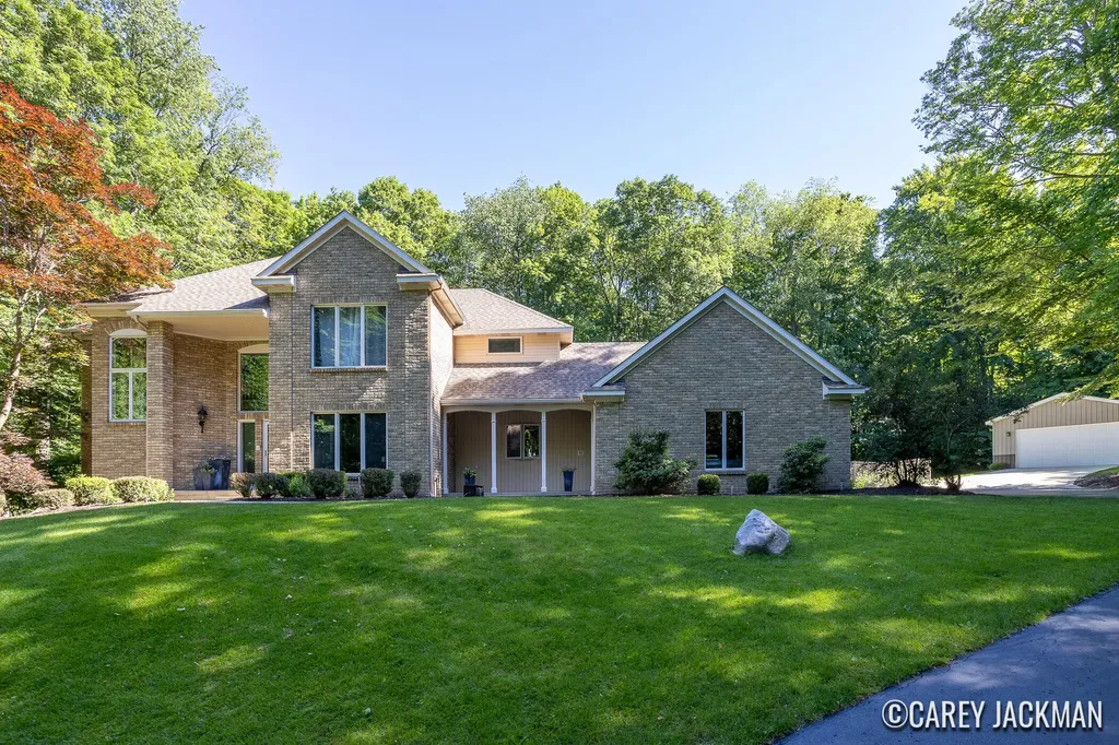 2111 Woodley Creek Court NW Alpine Township MI 49321