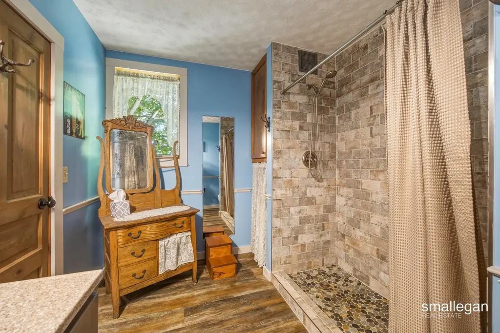 14960 White Creek Avenue NE Solon Township MI 49319