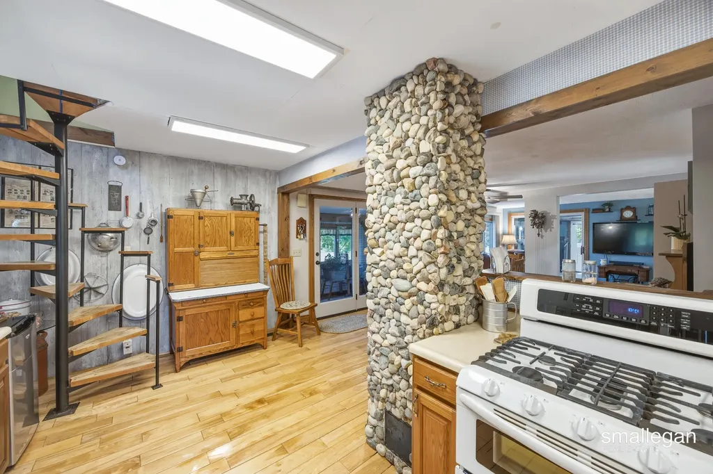 14960 White Creek Avenue NE Solon Township MI 49319