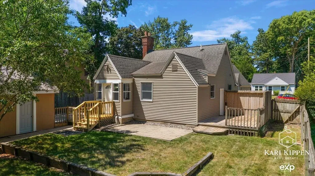 3254 Townsend Avenue NE Grand Rapids City MI 49525