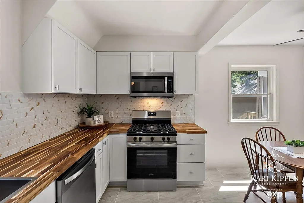 3254 Townsend Avenue NE Grand Rapids City MI 49525