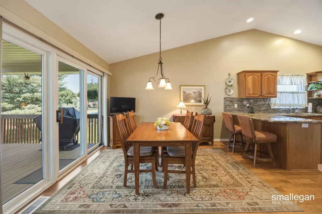 1017 Sunset Hills Court NW Walker City MI 49534