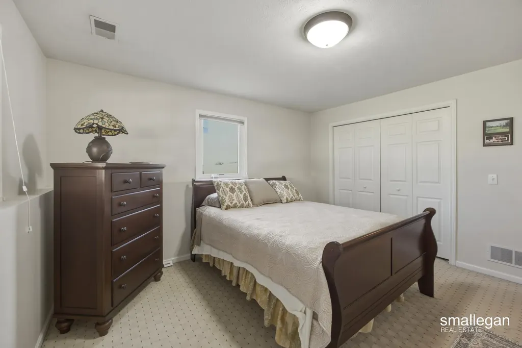 1017 Sunset Hills Court NW Walker City MI 49534