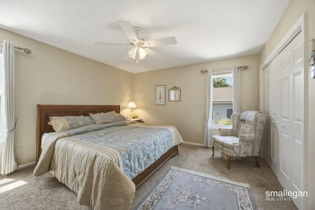 1017 Sunset Hills Court NW Walker City MI 49534