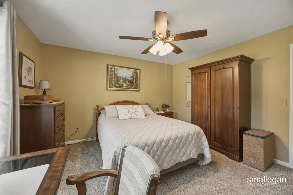 1017 Sunset Hills Court NW Walker City MI 49534