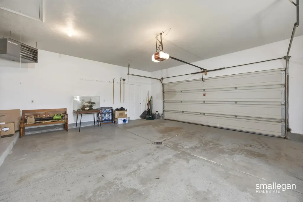 1017 Sunset Hills Court NW Walker City MI 49534