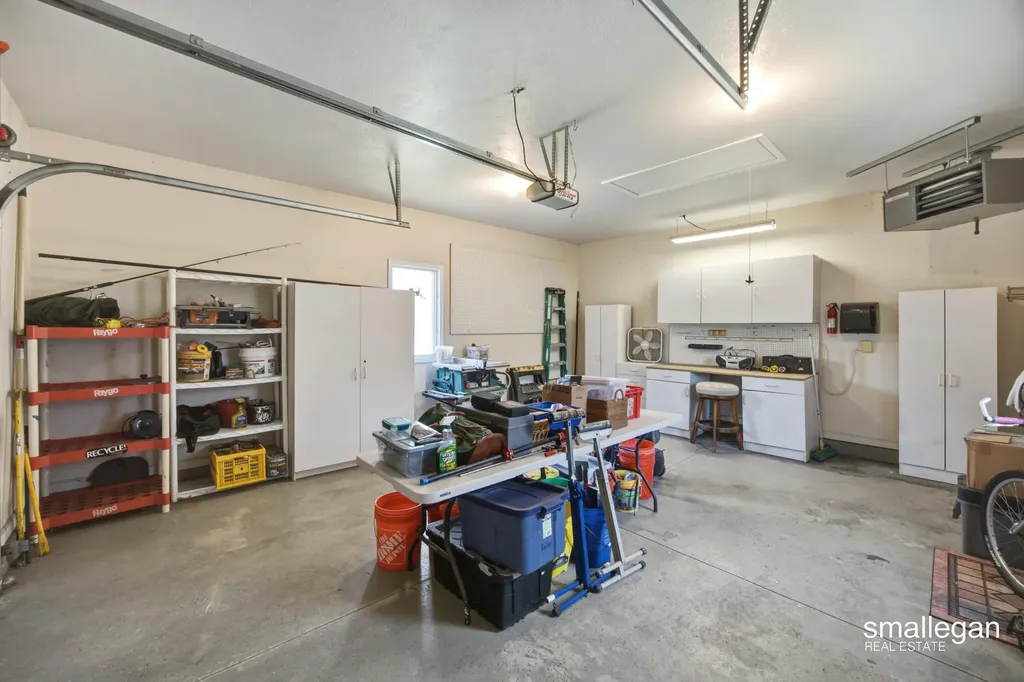 1017 Sunset Hills Court NW Walker City MI 49534