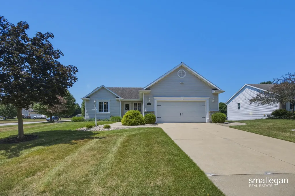 1017 Sunset Hills Court NW Walker City MI 49534