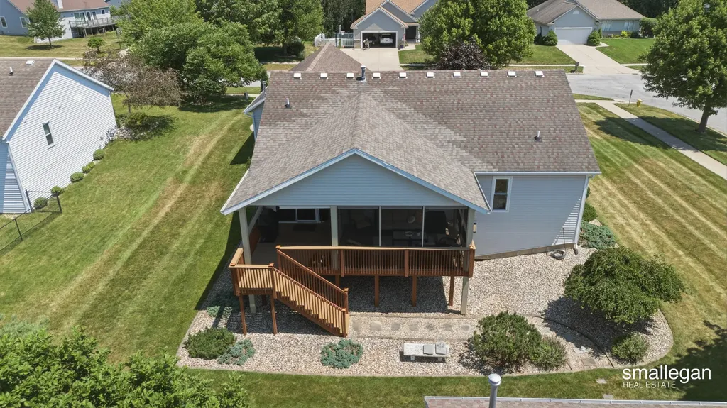 1017 Sunset Hills Court NW Walker City MI 49534