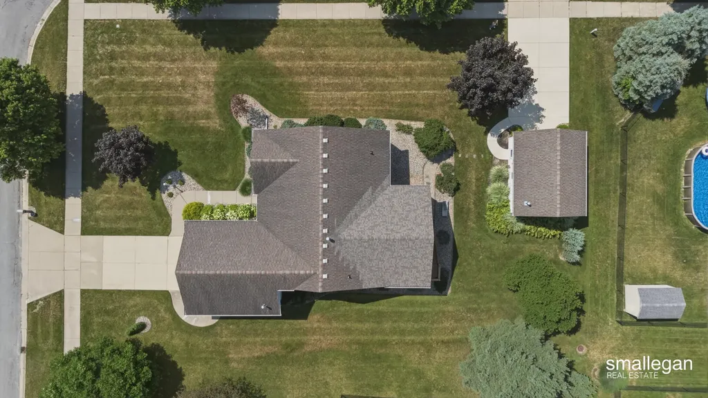 1017 Sunset Hills Court NW Walker City MI 49534