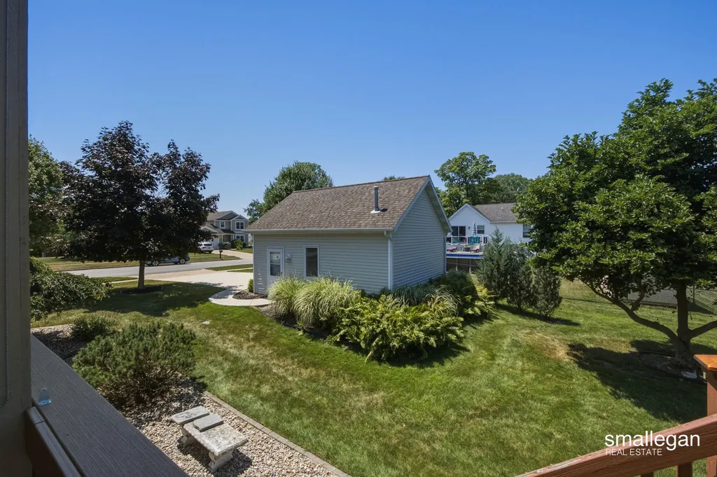 1017 Sunset Hills Court NW Walker City MI 49534