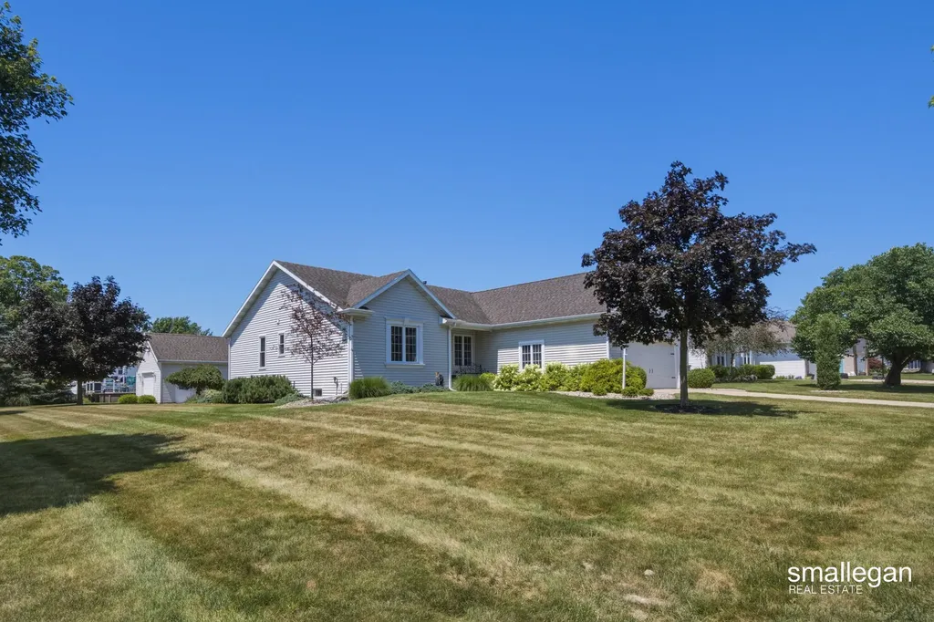 1017 Sunset Hills Court NW Walker City MI 49534