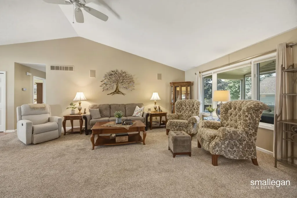 1017 Sunset Hills Court NW Walker City MI 49534