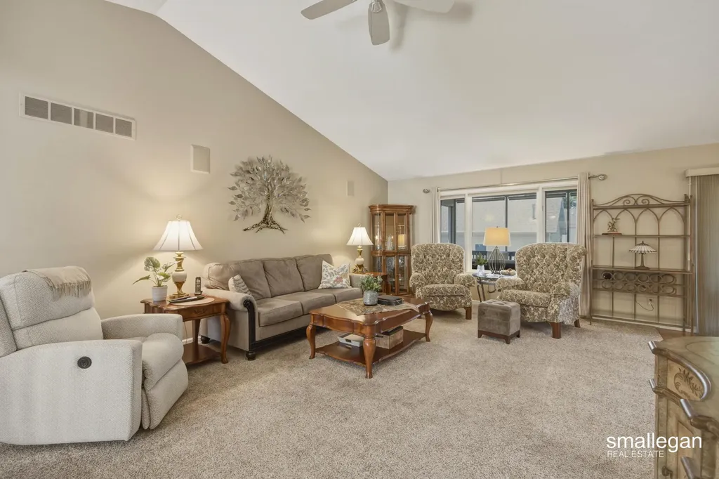 1017 Sunset Hills Court NW Walker City MI 49534