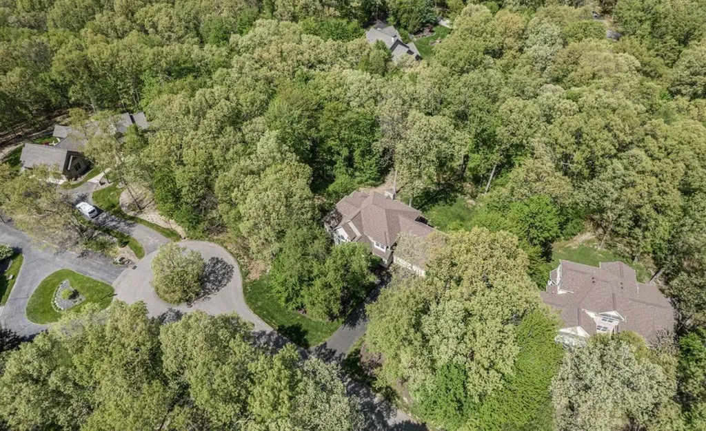 7023 Dunloe Cannon Township MI 49306
