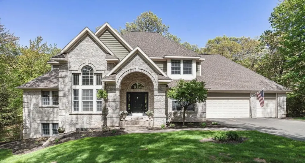 7023 Dunloe Cannon Township MI 49306