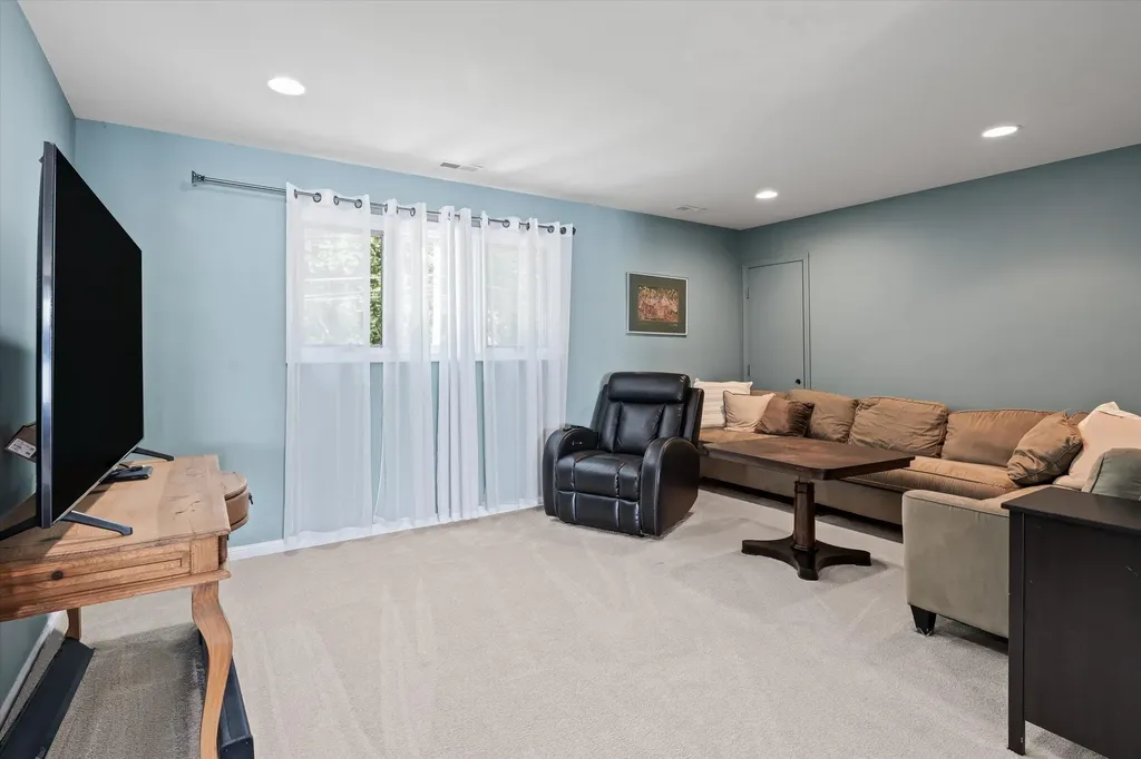 9233 Tan Bay Street Commerce Charter Township MI 48382
