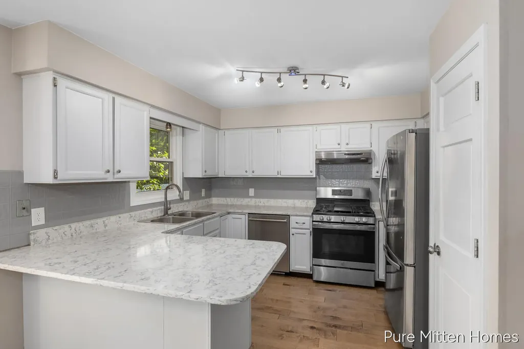 2047 Wolfboro Drive SE Kentwood City MI 49508