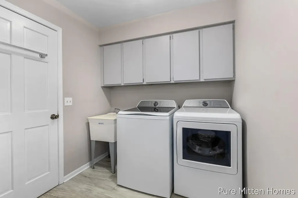 2047 Wolfboro Drive SE Kentwood City MI 49508