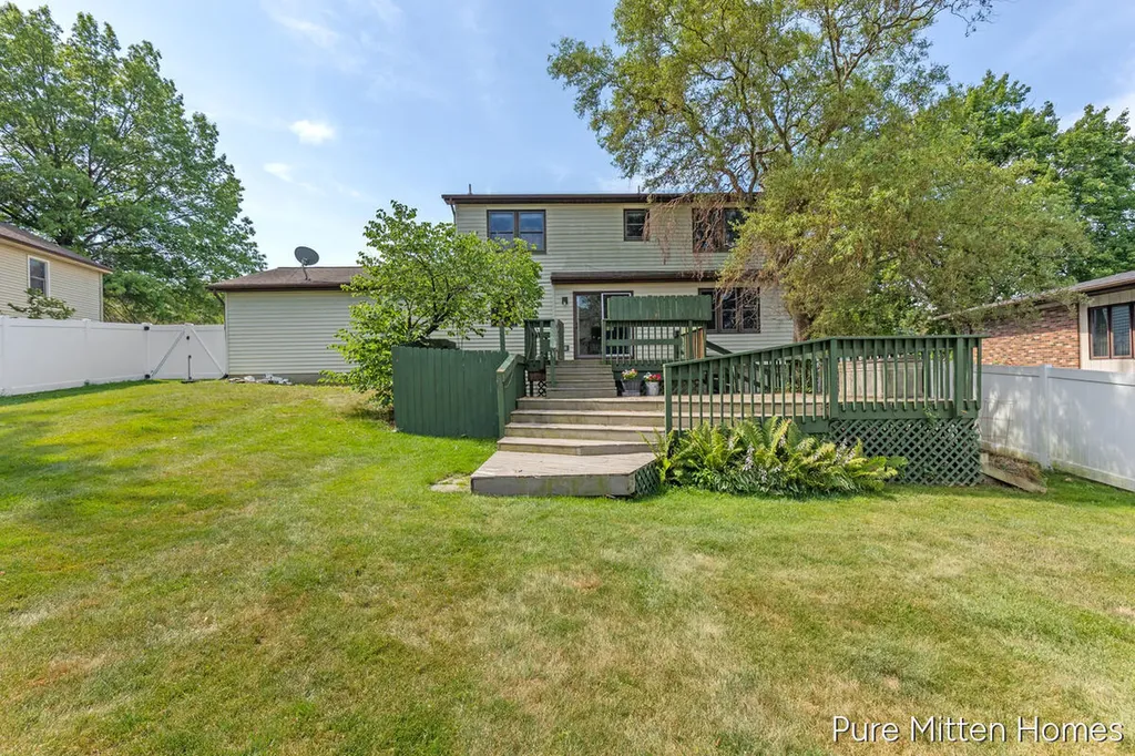 2047 Wolfboro Drive SE Kentwood City MI 49508