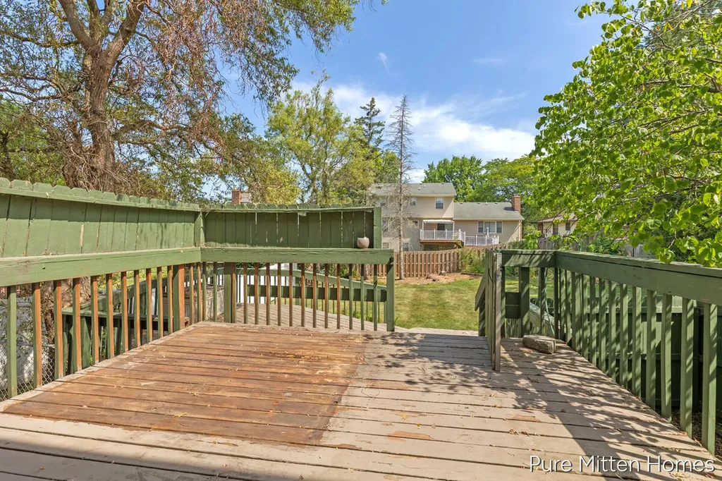 2047 Wolfboro Drive SE Kentwood City MI 49508